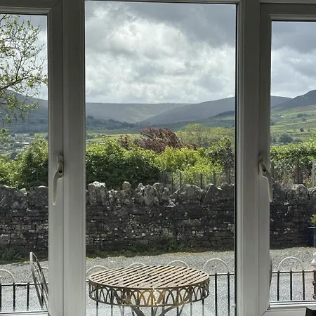 2 Bed In Hawes Oc-b30521 Hardraw